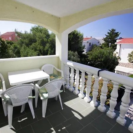 Bresina Πανσιόν