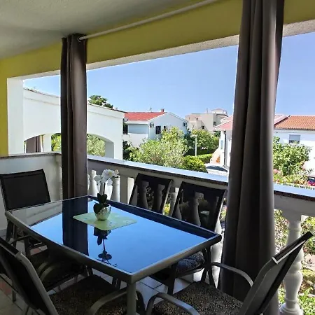 Guest house Bresina Povljana