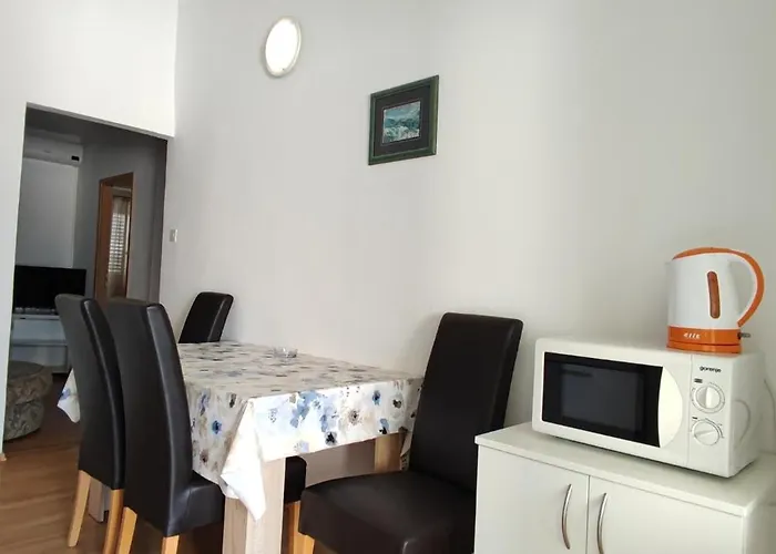 Bresina בית הארחה 3*